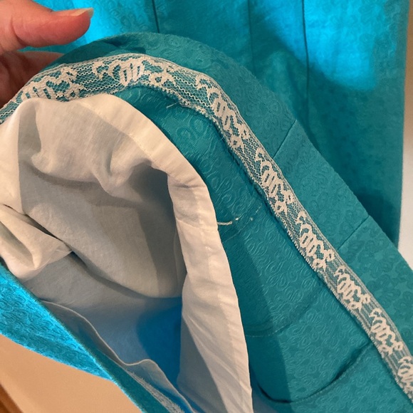 Lilly Pulitzer Blue Sleeveless Dress with Buttons and White Appliqué - Picture 8 of 14